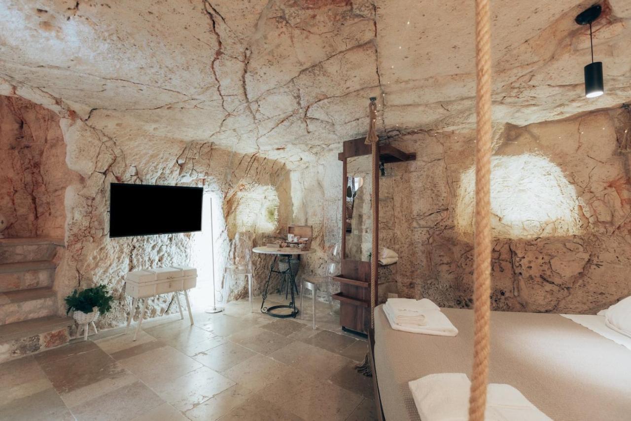 Bed and Breakfast Grotta Carlotta Ostuni Exterior foto
