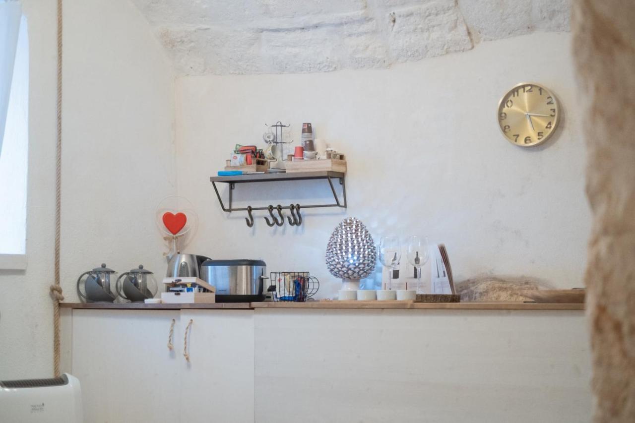 Bed and Breakfast Grotta Carlotta Ostuni Exterior foto