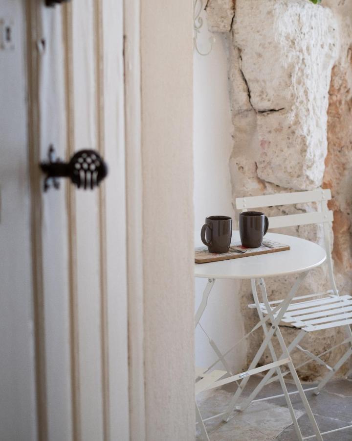 Bed and Breakfast Grotta Carlotta Ostuni Exterior foto
